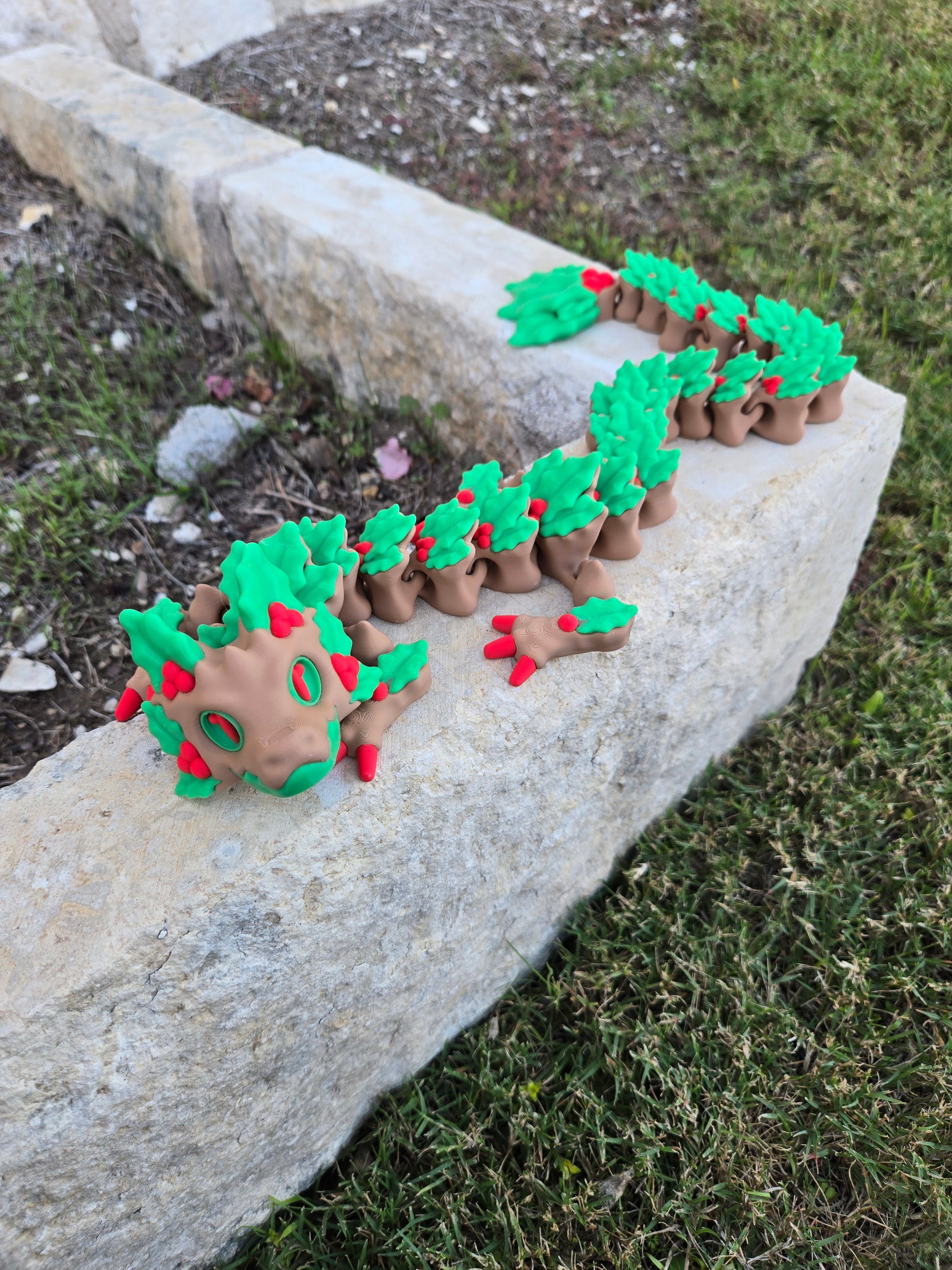 Articulated Holly Dragon – Festlicher Begleiter & Naturgeist | Wunschgröße & Farbe